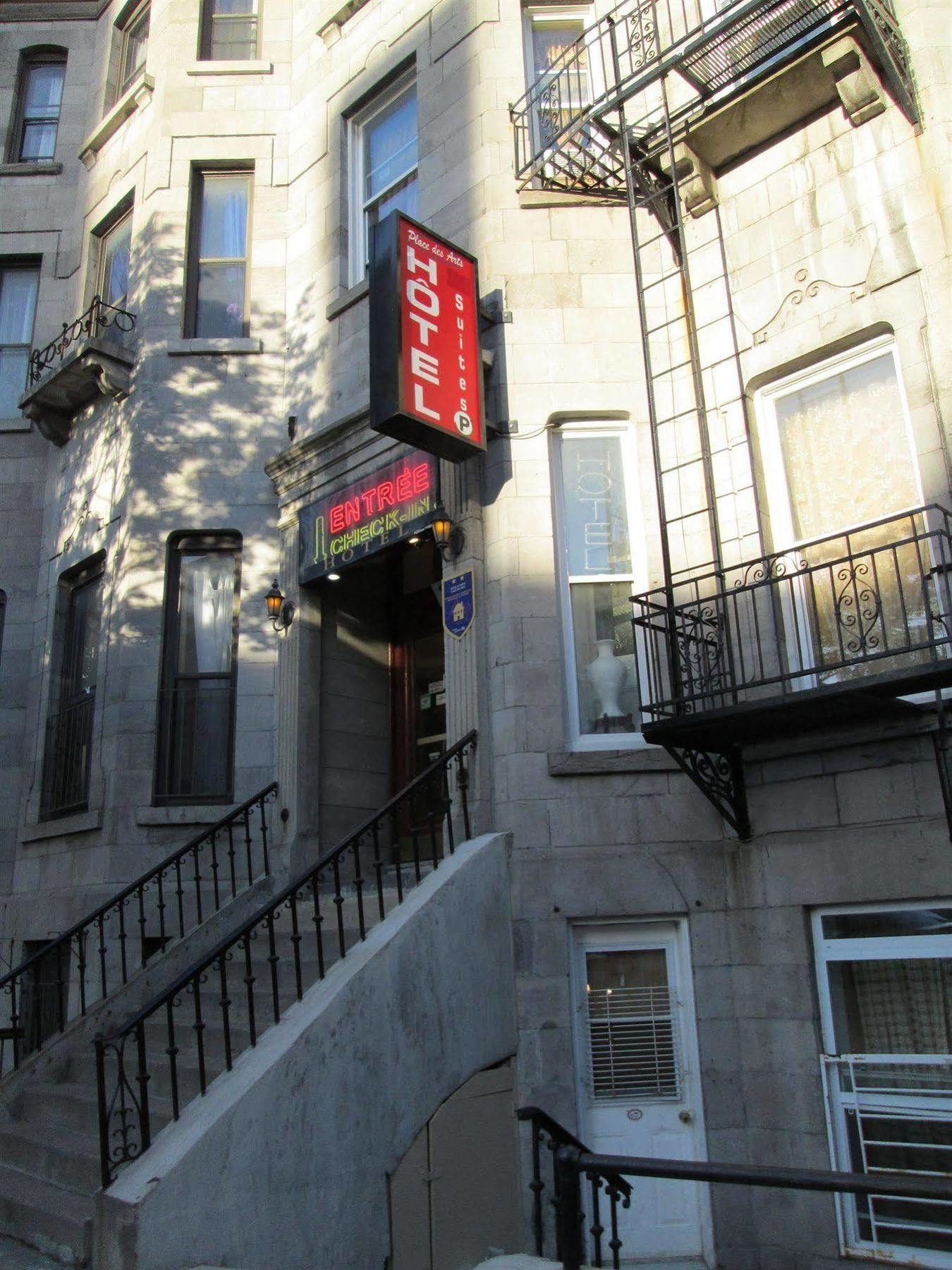 Hotel & Suites Place Des Arts Montreal Exterior photo
